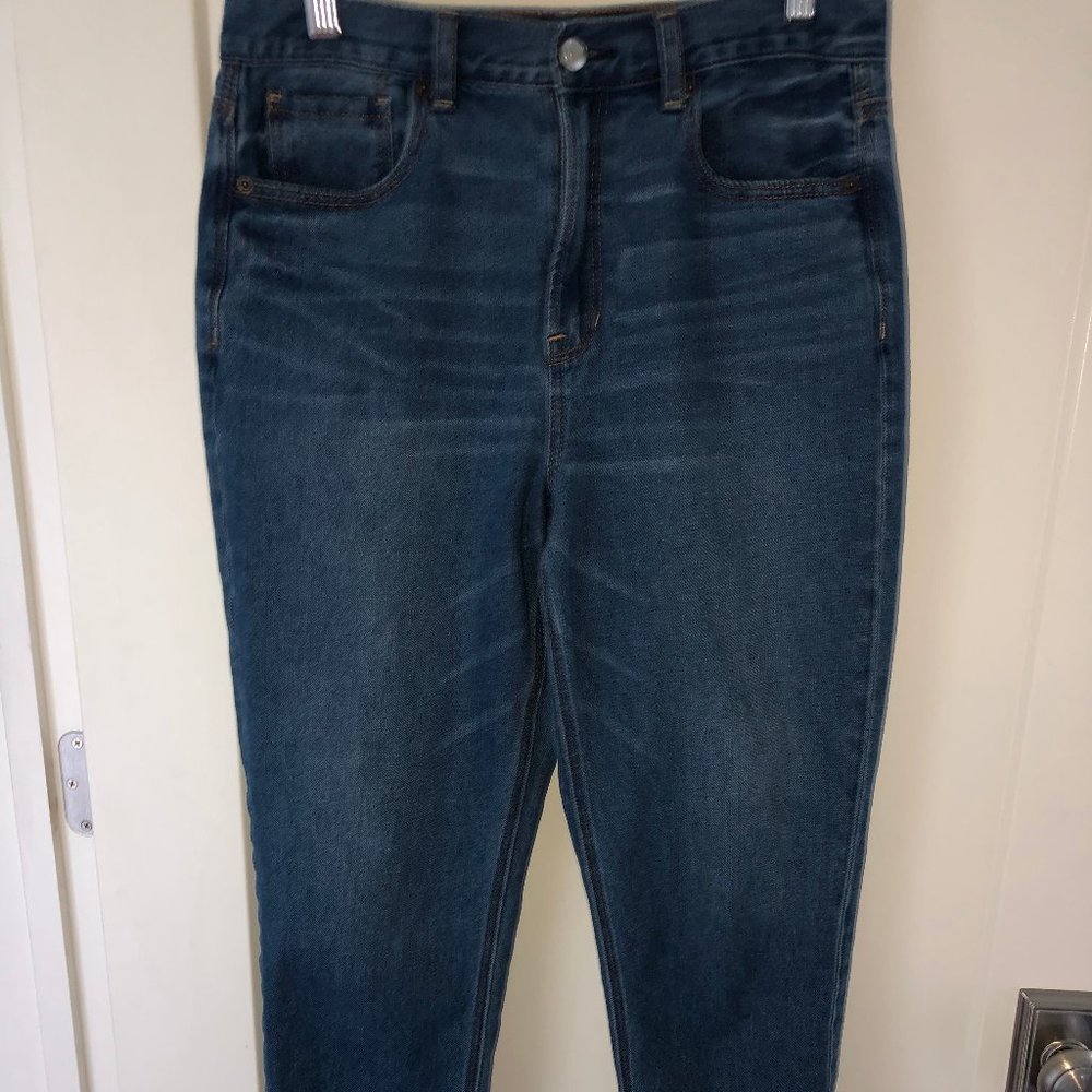 American Eagle high rise Mom jeans sz 8 Reg NWOT